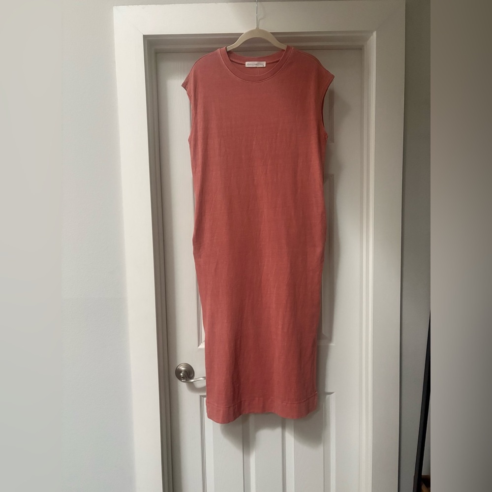 Sleeveless Coral Midi Dress
